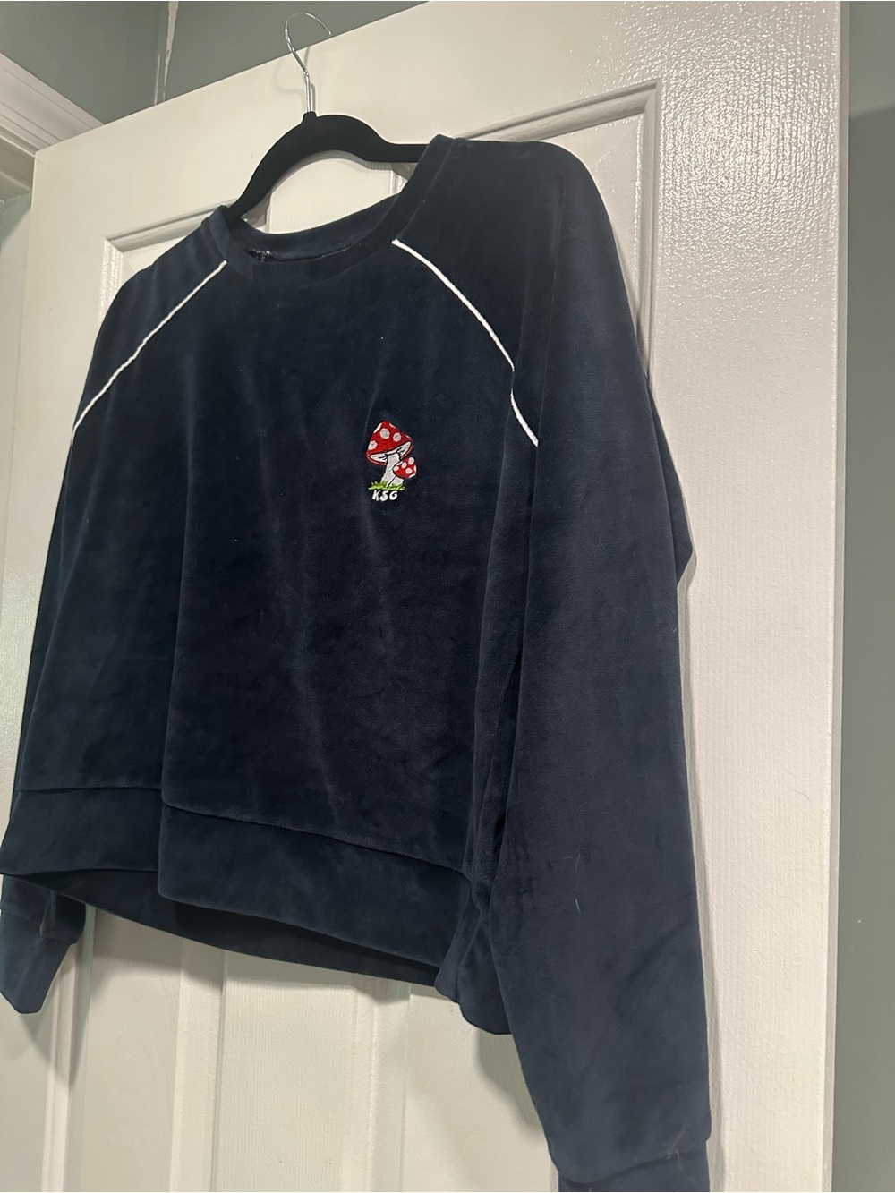 Plush Navy Crewneck Sweatshirt with Mushroom Embroidery